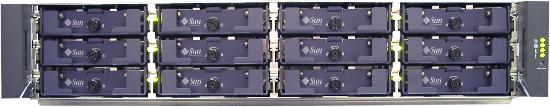 Sun StorEdge 3320 Front Open Zoom